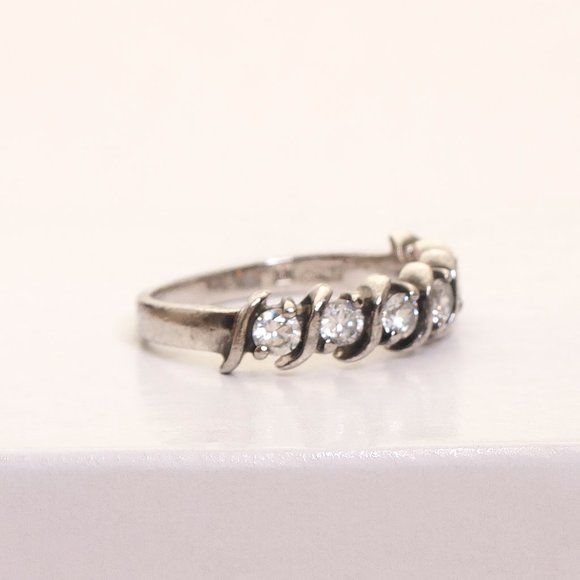 Silver CZ Ring, Solid Sterling Silver 925 Ring, Sparkly Vintage Ring - Picture 6 of 6